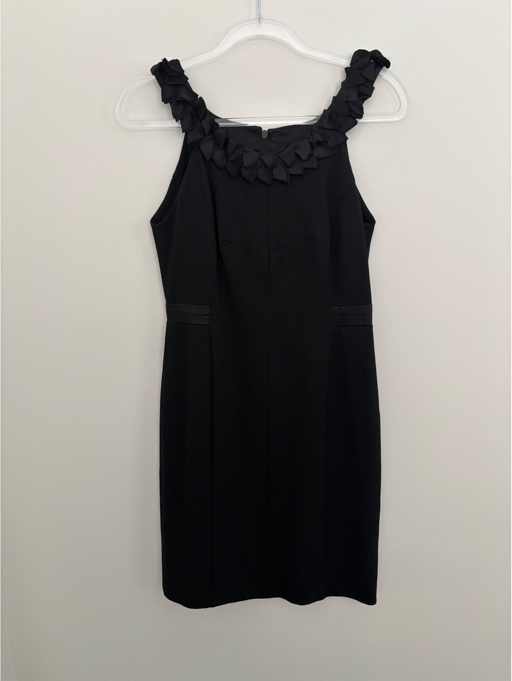 Badgley Mischka black sleeveless sheath dress with neck detail size 6
